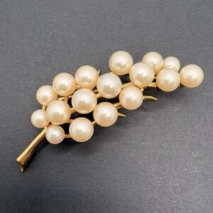Vintage Majorica Glass Faux Pearl Cluster Brooch Grapes Plant Gold Tone
